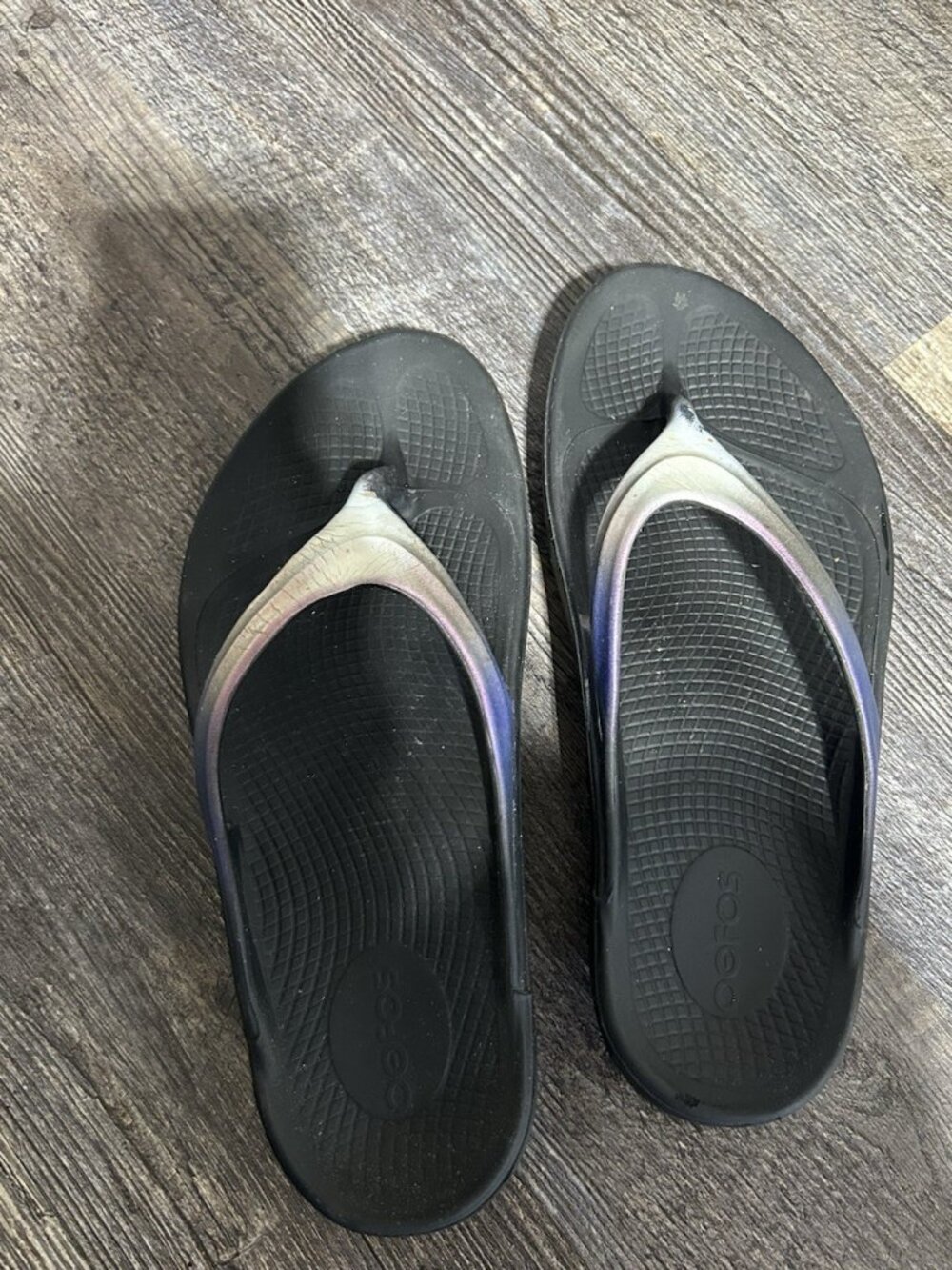 OOFOS OOahh Luxe Iridescent Thong Sandals Women's Size 9 Recovery Comfort Black
